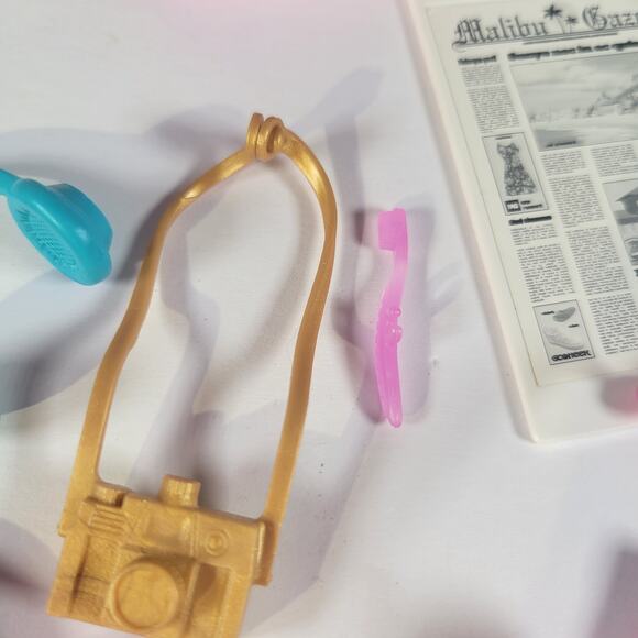 Barbie Doll Accessory Lot  Luggage, Boots, Headphones, Shopping Basket and More - Picture 14 of 16